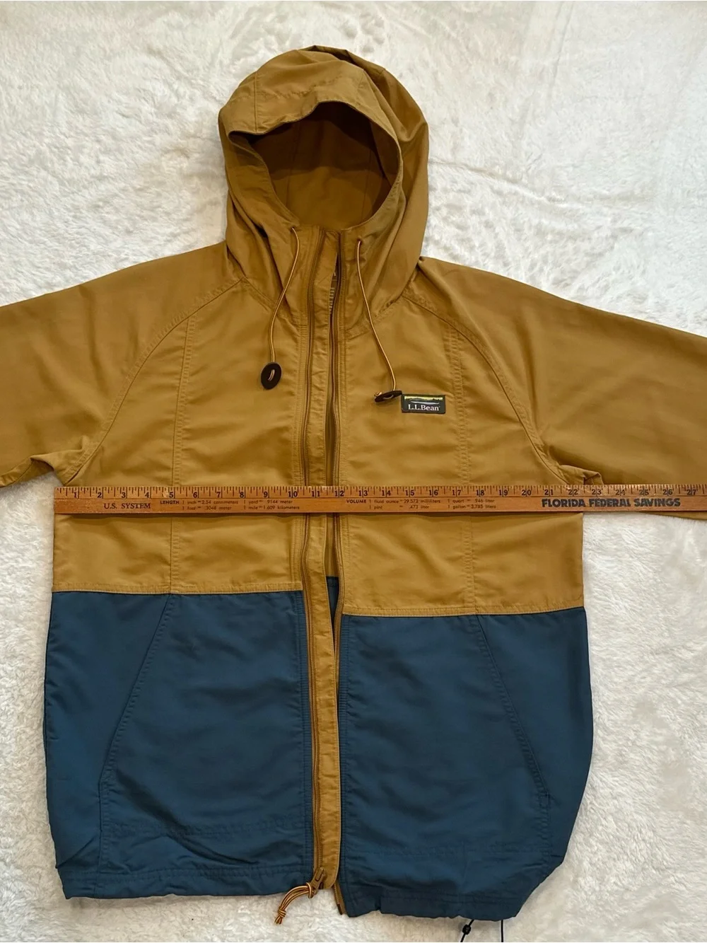 LL Bean Mountain Classic Jacket Full Zip  Colorblock Tan Navy Blue Mens Medium M